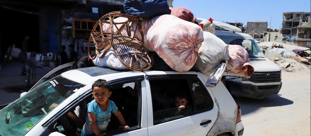 Eine Kind in Gaza in einem Auto