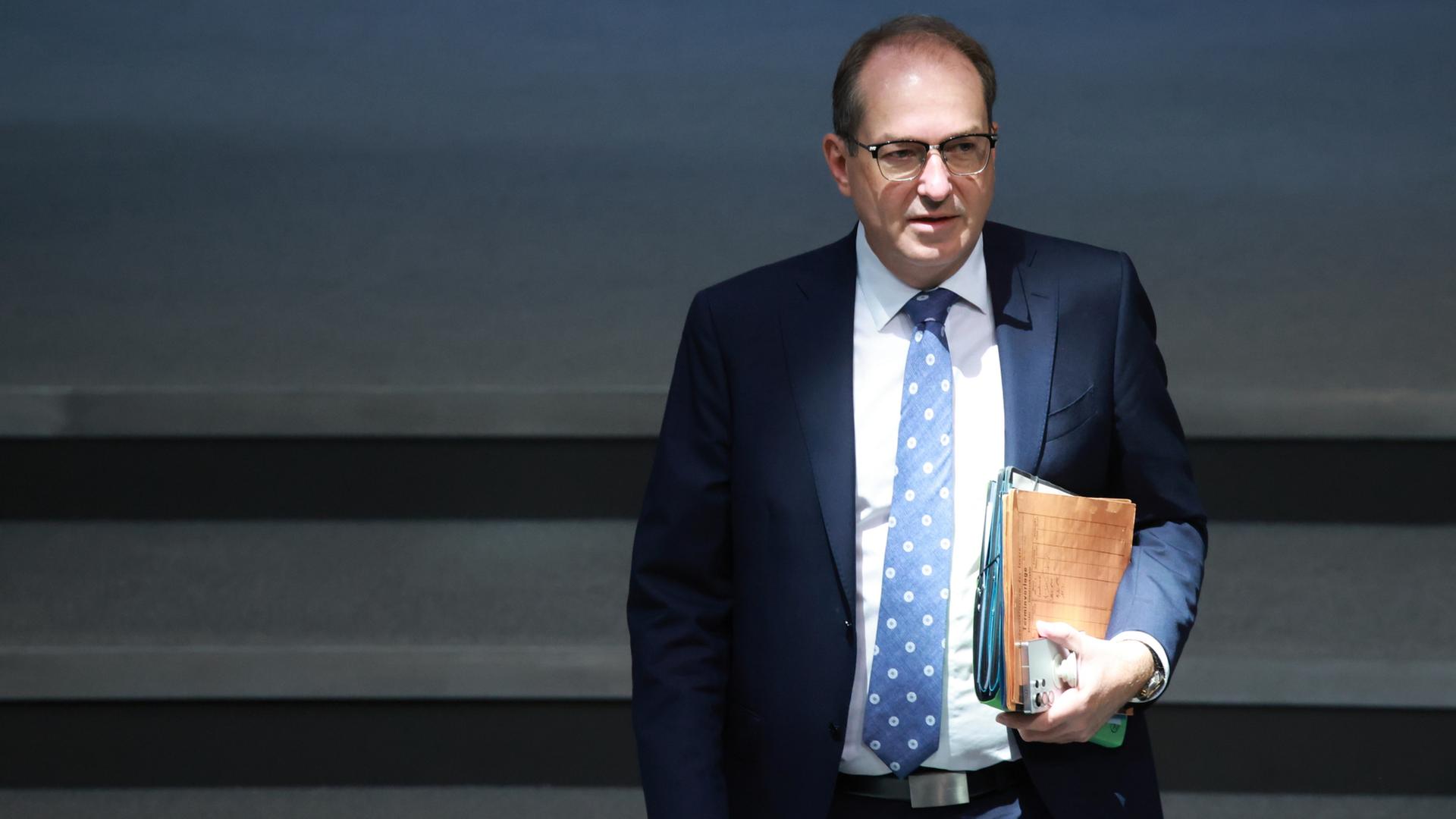 Bundesinnenminister Alexander Dobrindt im Bundestag | EPA