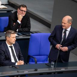 Kanzler Scholz, Finanzminister Lindner und Wirtschaftsminister Habeck im Bundestag 