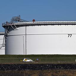 LNG Tanks im Hafen von Rotterdam