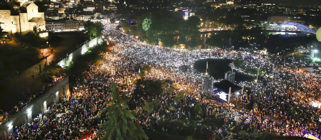 Proteste gegen "russisches Gesetz" in Georgien