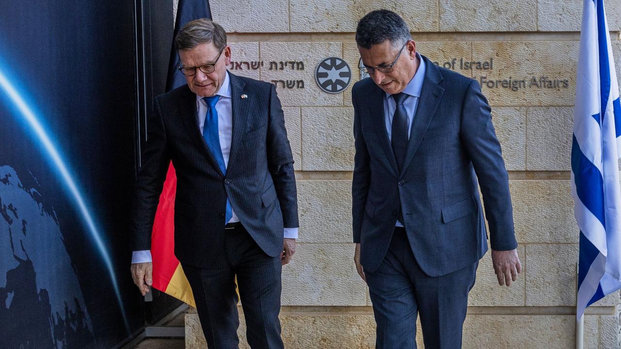 Besuch in Israel: Wadephul warnt vor Chaos in Iran