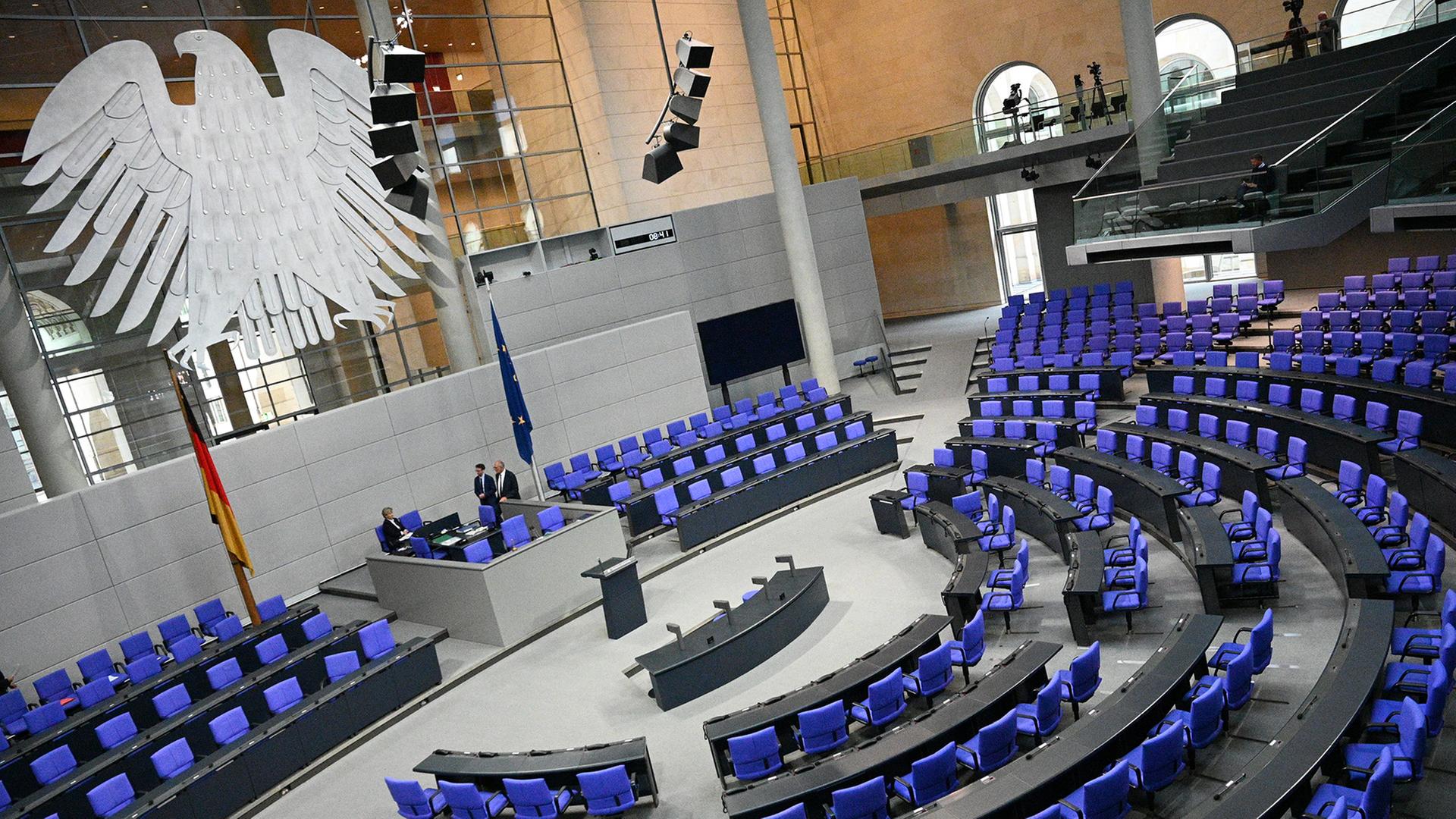 Der leere Plenarsaal des Bundestag | dpa