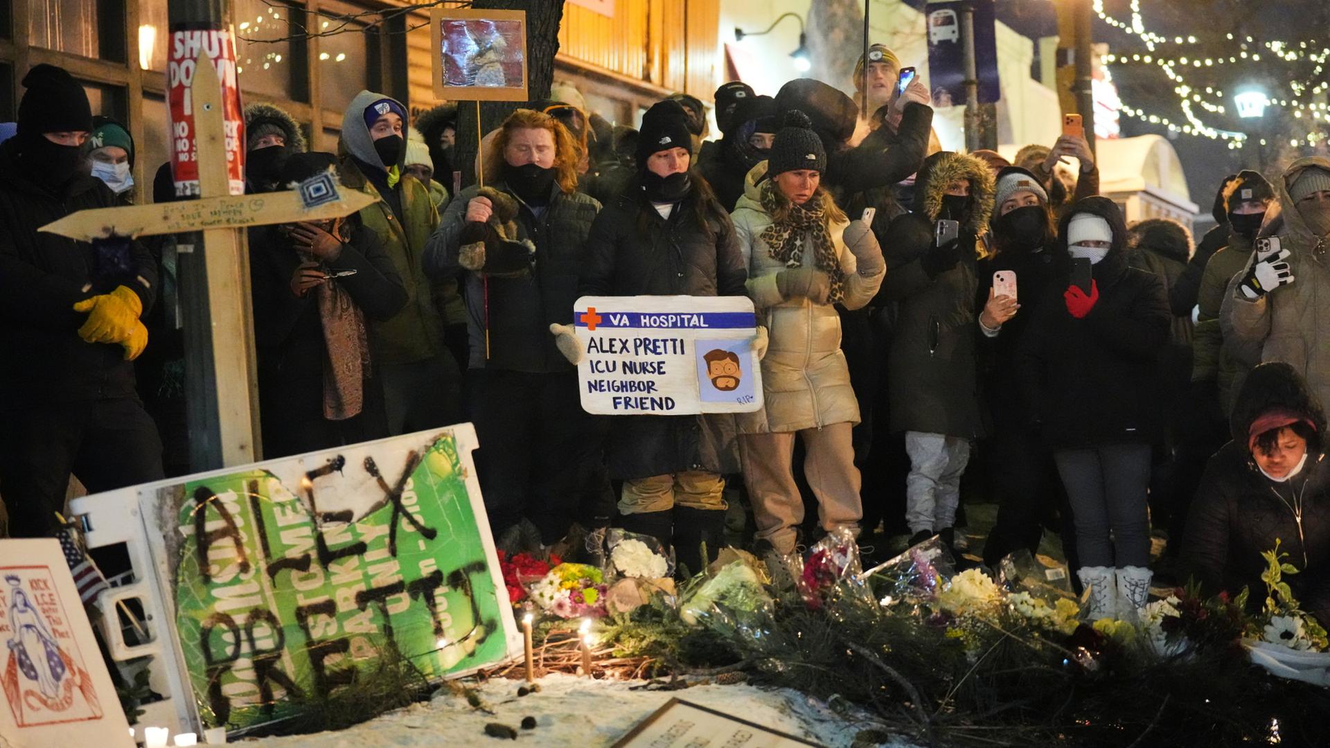 Menschen gedenken des erschossenen Alex Pretti | AP