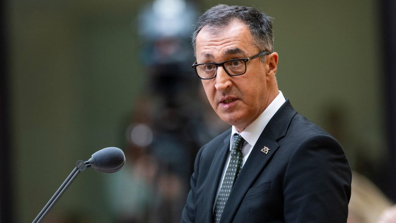 Cem Özdemir Pushes for AfD Ban Majority in German Bundesrat