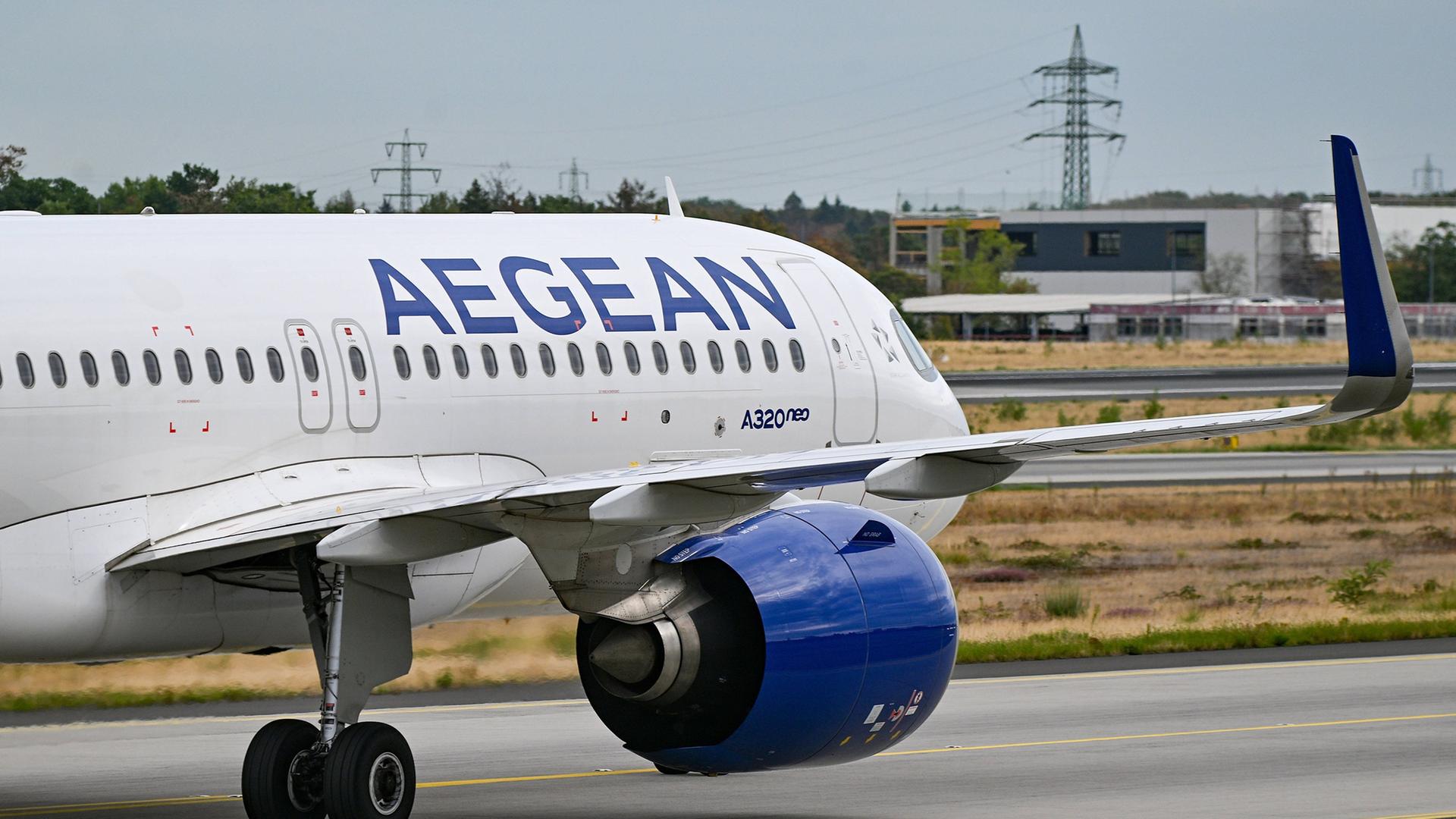 Ein A320 der Aegean Airlines auf Rollfeld in Frankfurt | IMAGO / Jan Huebner