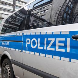 Frankfurt/Main: Ein Polizeifahrzeug steht vor dem 1. Polizeirevier auf der Zeil