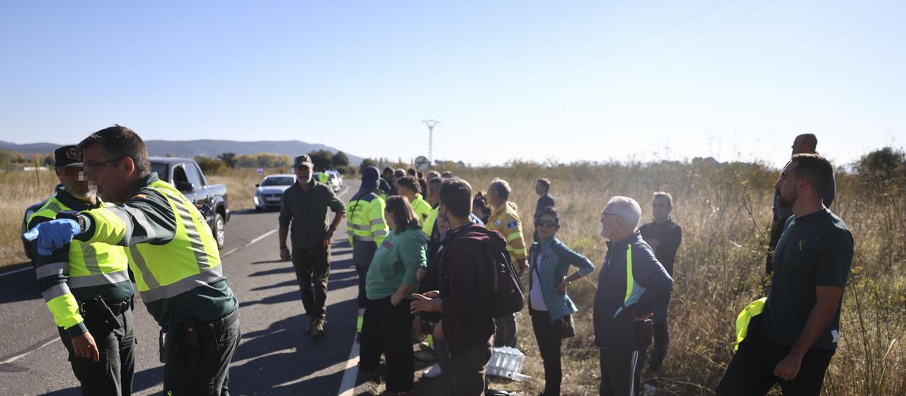 Rettungskräfte an der Zugkollisionsstelle in Spanien.