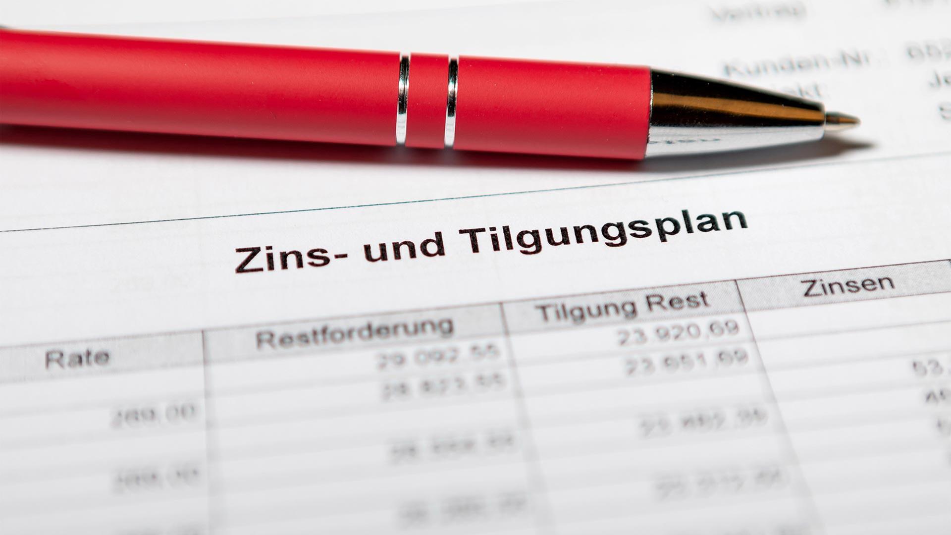 Tabelle für einen Zins- und Tilgungsplan. | picture alliance / Andreas Frank