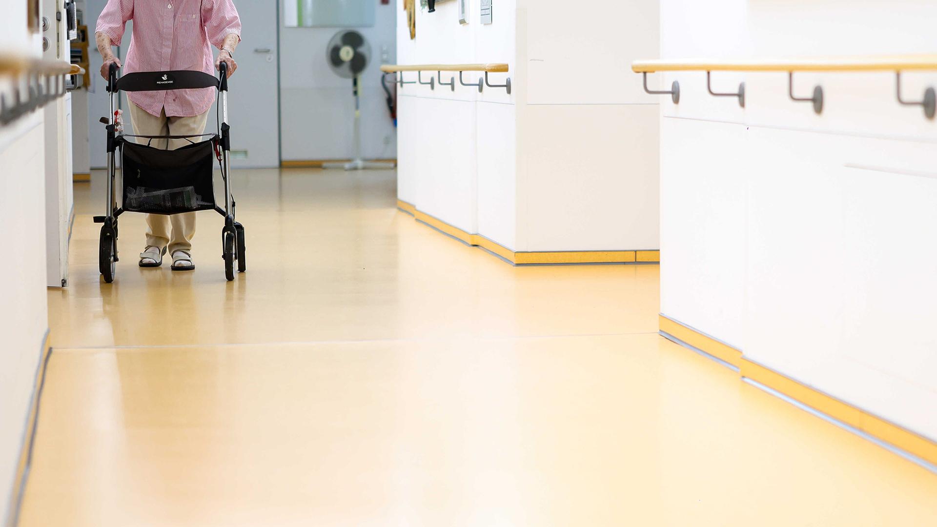 Kommentar zur Pflegereform: Regierung setzt wieder mal aufs Vertagen