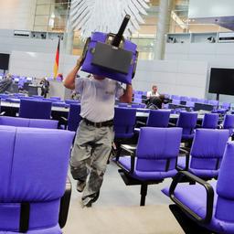 Der Plenarsaal des Bundestages wird umgebaut