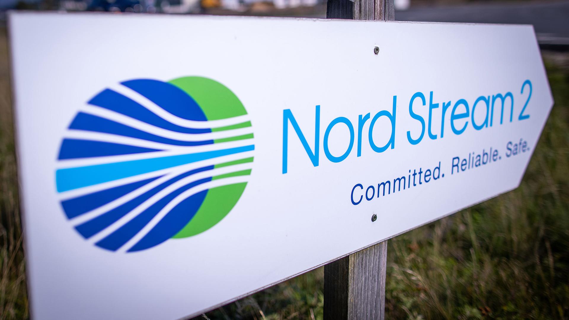 Ein Schild mit dem Logo 