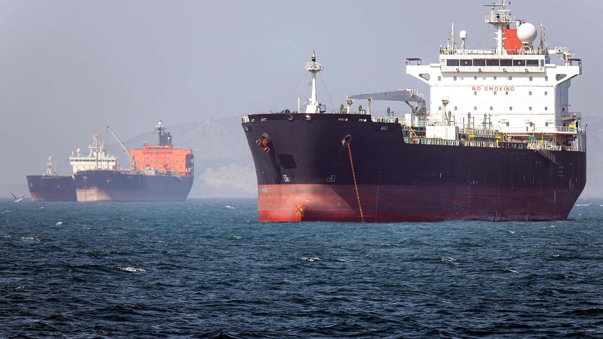 Tanker ankern vor Bandar Abbas. | AFP