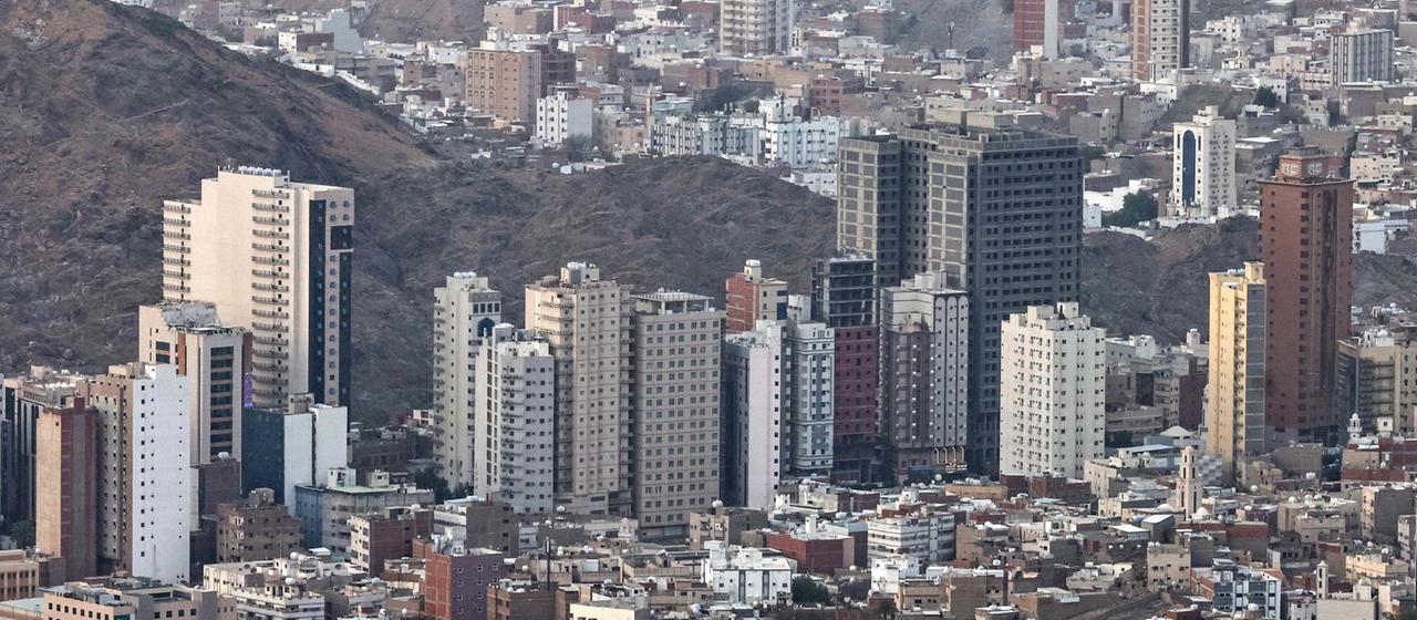 Die Skyline der heiligen Stadt Mekka in Saudi-Arabien.