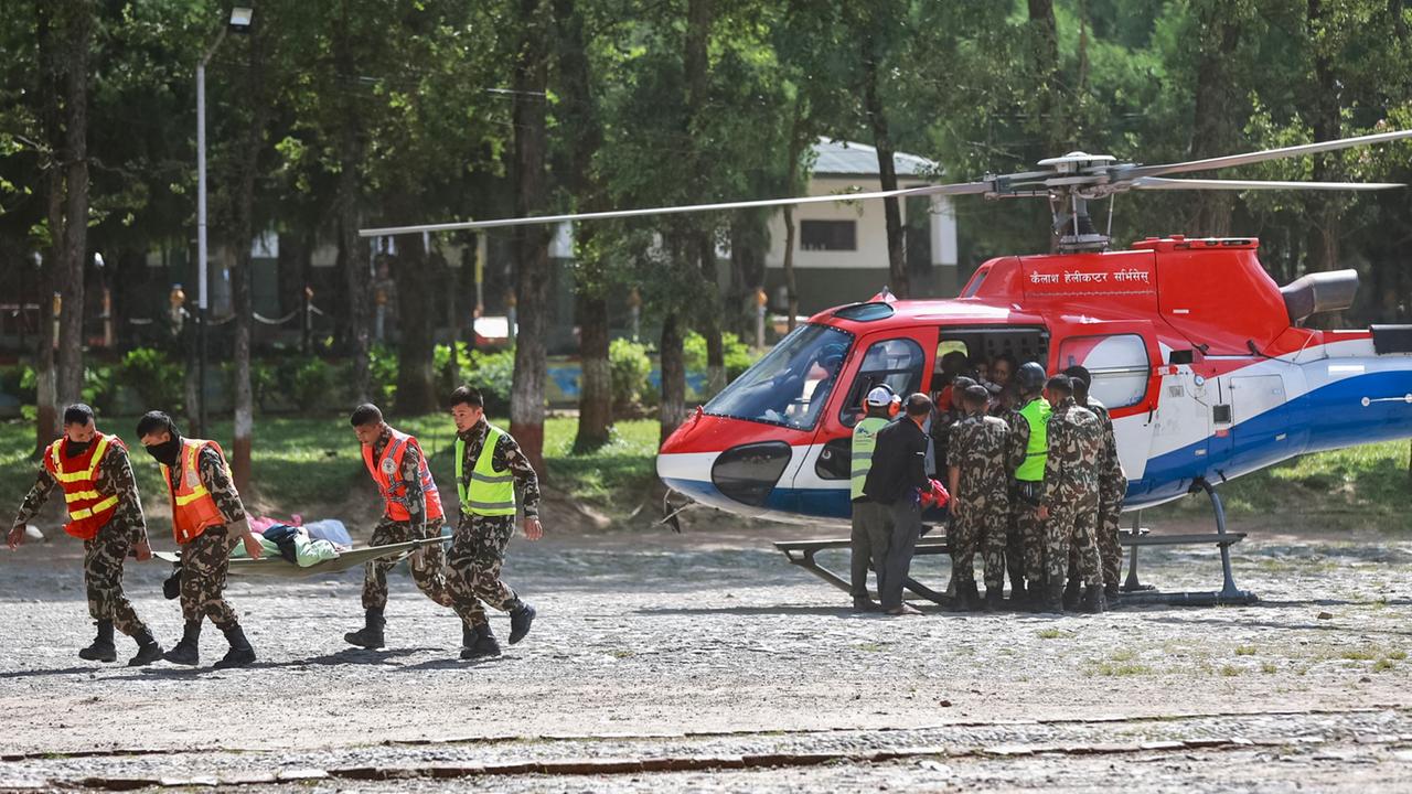 Zahl der Toten nach Sturzflut in Nepal steigt auf mehr als 500