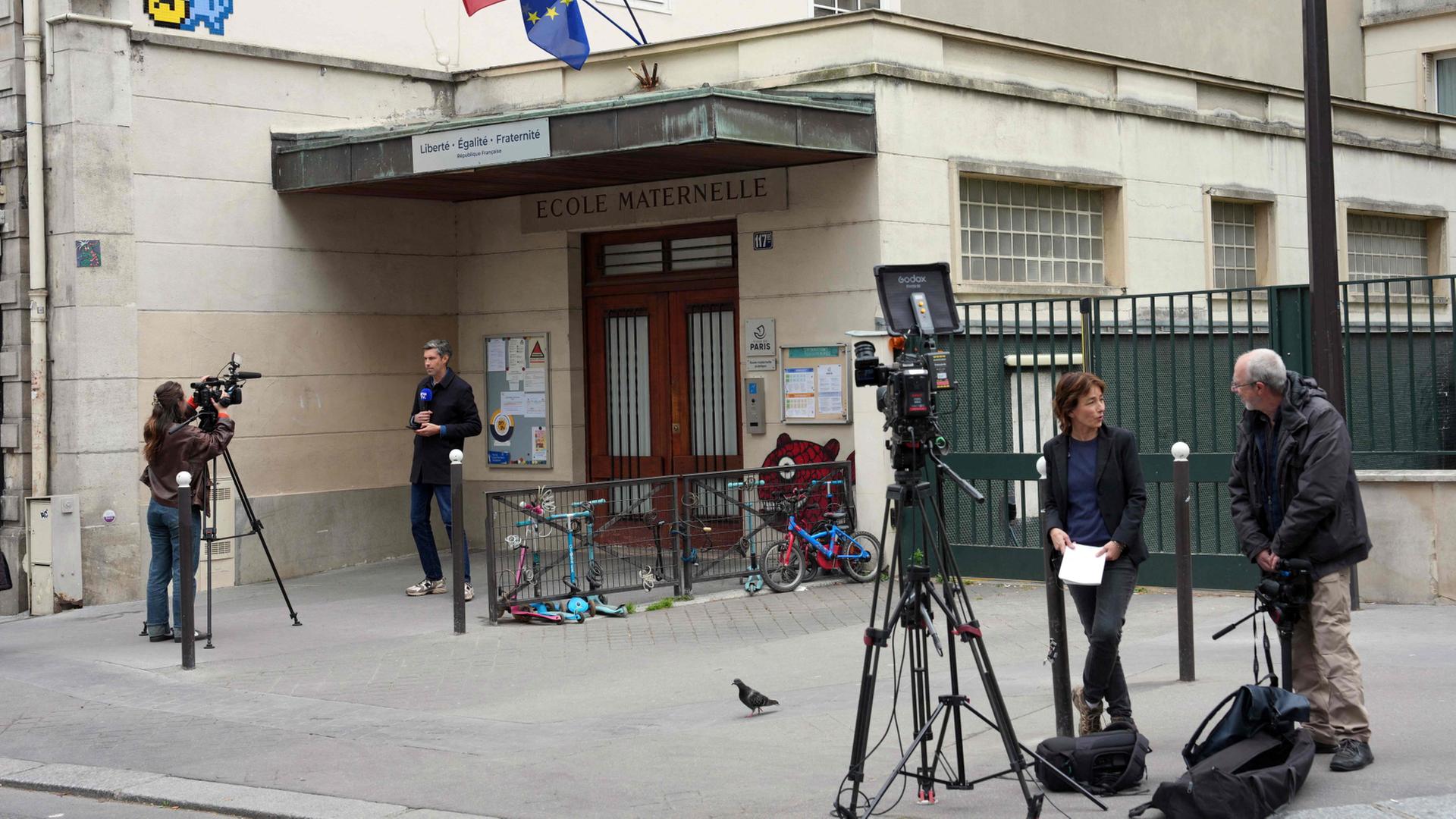 Eingang zu einer Schule in Paris | AFP