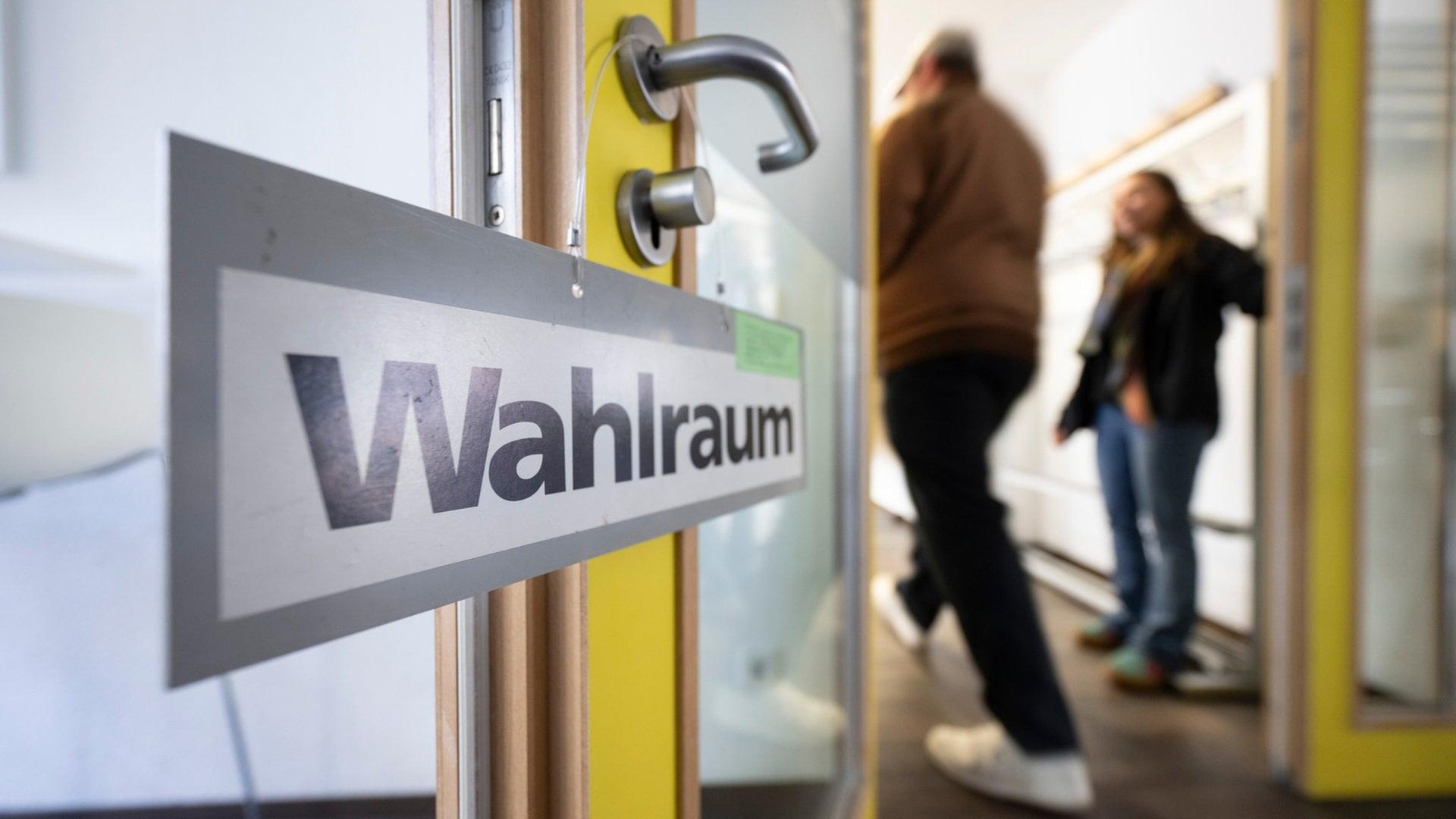 Landtagswahl in Rheinland-Pfalz - die Wahllokale öffnen am Sonntag um 8 Uhr. | dpa Bildfunk, Picture Alliance