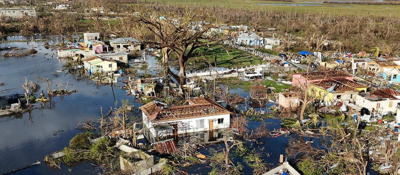  Eine Luftaufnahme von Black River nach dem Durchzug des Hurrikans Melissa.