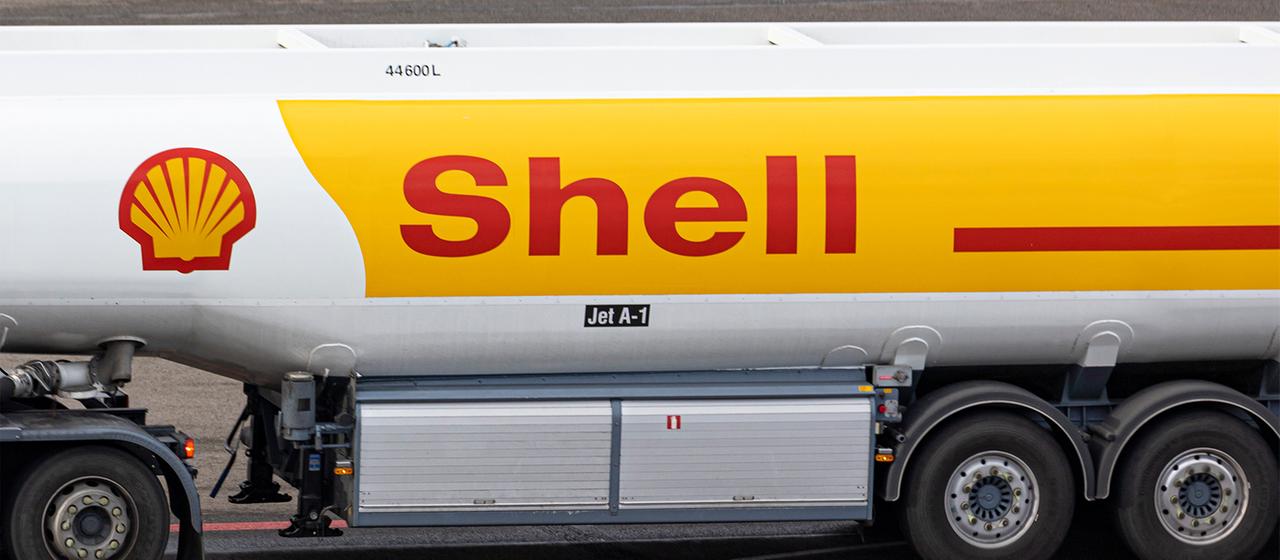 Shell Logo auf einem Tanklastwagen.