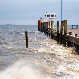 Wellen sind auf der Nordsee in Dagebüll, Schleswig-Holstein zu sehen. 