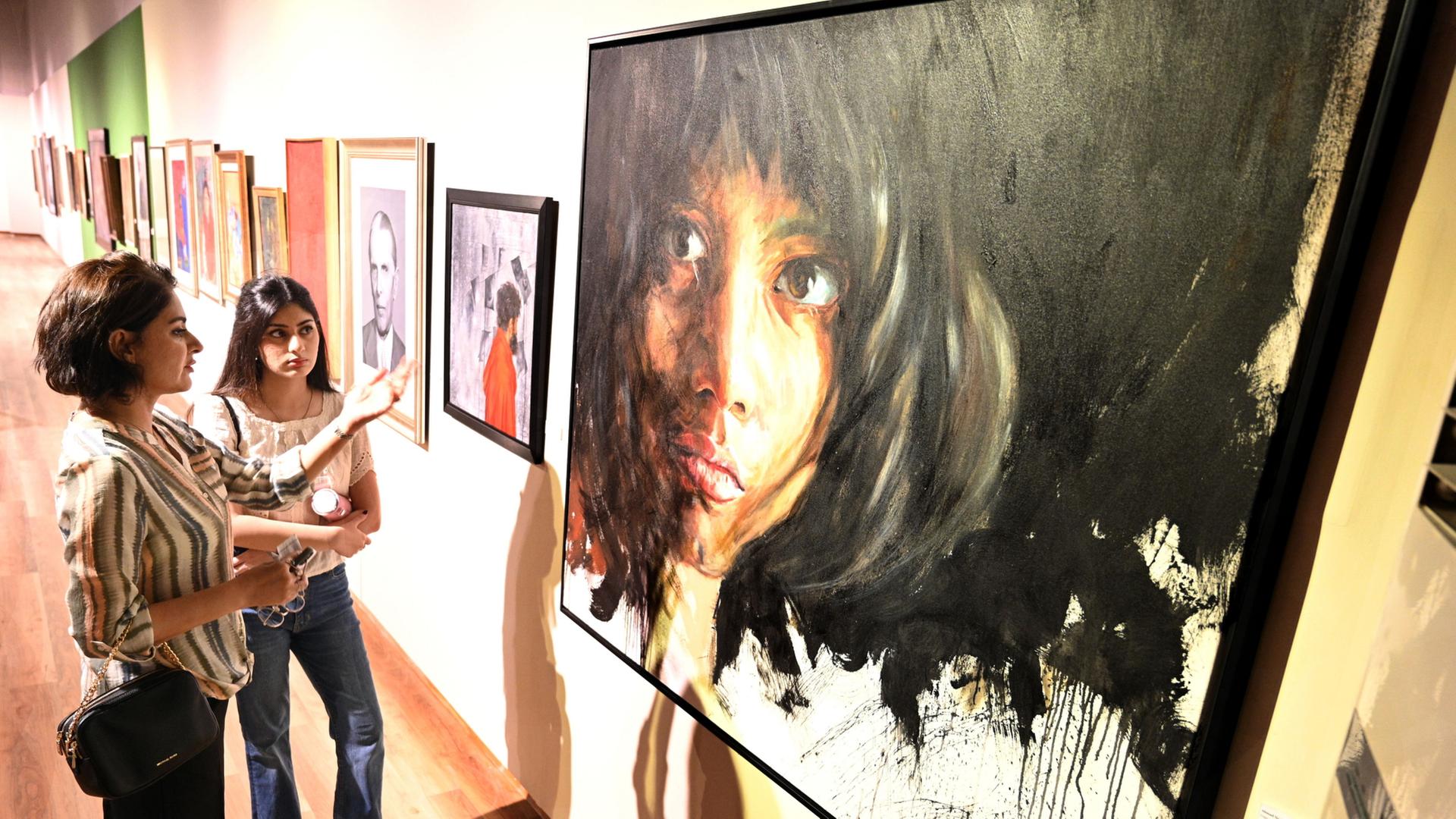 Ausstellung in Pakistan, Regionalexpress im Nebel, Friedensmarsch in Mexiko