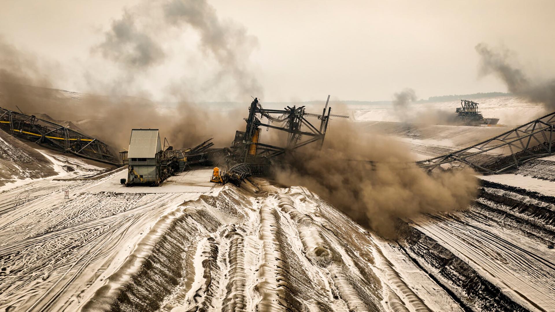 Förderbrücke F60 im Tagebau Jänschwalde gesprengt