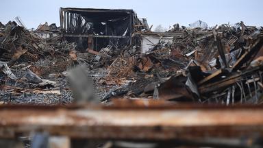 Teile der abgebrannten Schweineställe in Alt Tellin. (Archivbild: 30.04.2021)