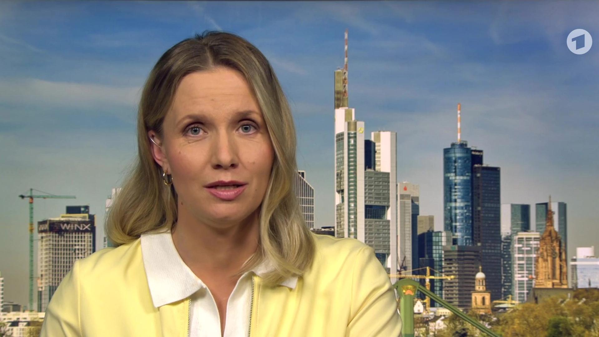Janine Hilpmann, HR, zur Rücknahme von Baloguns Rot-Sperre durch die FIFA