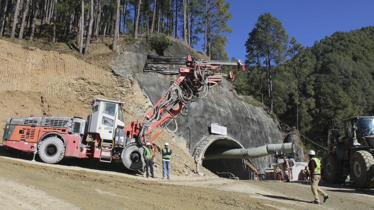 Der eingestürzte Tunnel im Norden von Indien.