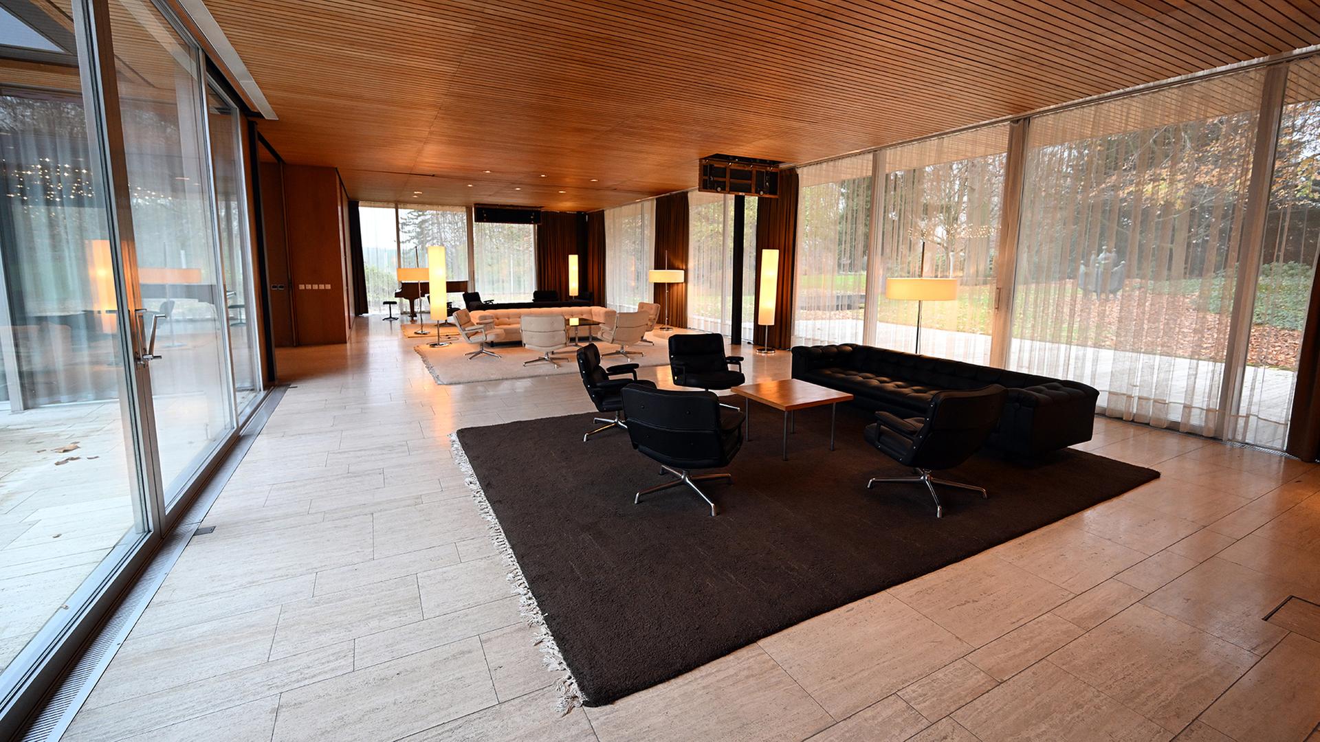 Der Empfangsbereich des Kanzlers im Kanzlerbungalow in Bonn. | Federico Gambarini/dpa