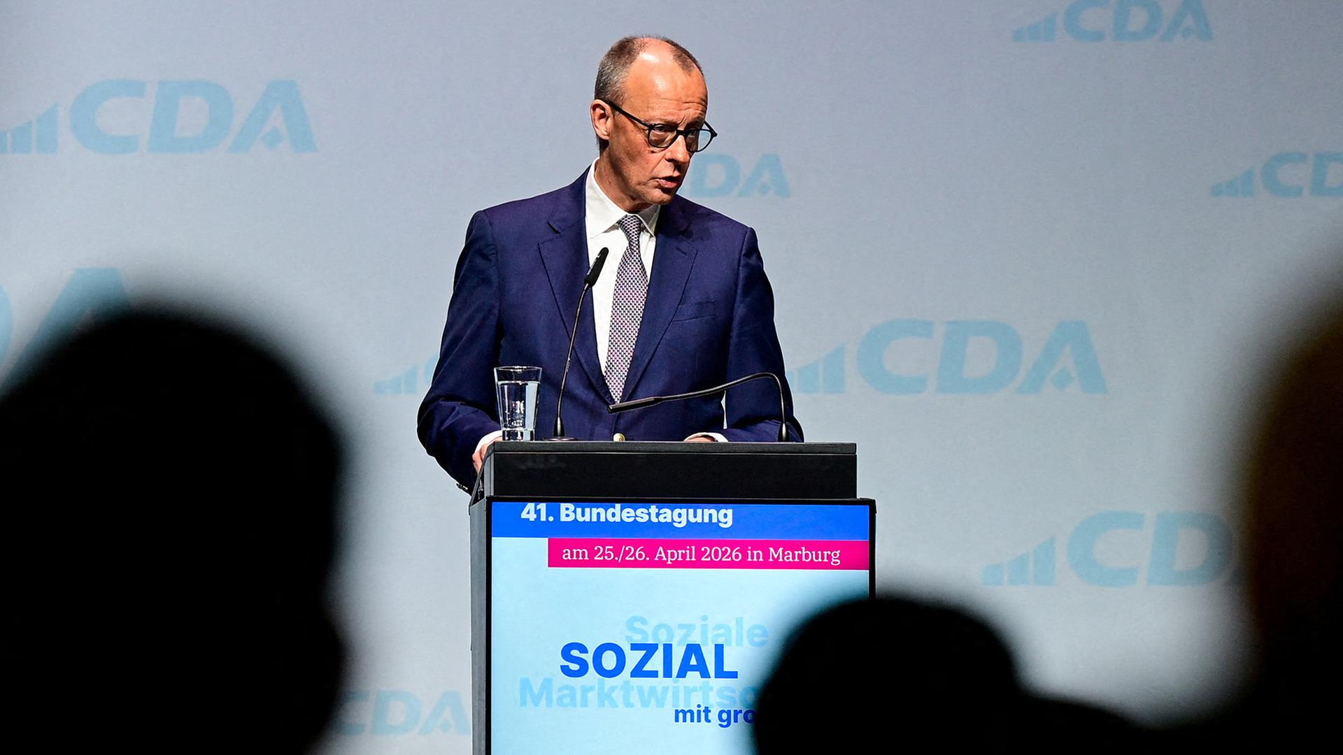 Merz spricht auf dem 41. Bundesparteitag der Christlich-Demokratischen Arbeitervereinigung (CDA) in Marburg. | REUTERS