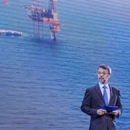 Kronprinz Frederik spricht auf der Bühne bei der Einweihung des Greensand-Projekts