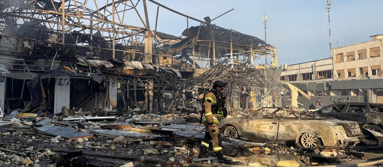 Zerstörung nach einem Bombenangriff auf die Stadt Saporischschja