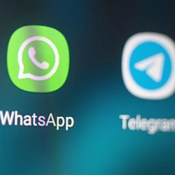 Die Messengerdienste Whatsapp, Telegram und Threema auf einem Smartphone.