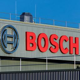 Logo der Robert Bosch GmbH an einer Niederlassung in Bamberg.