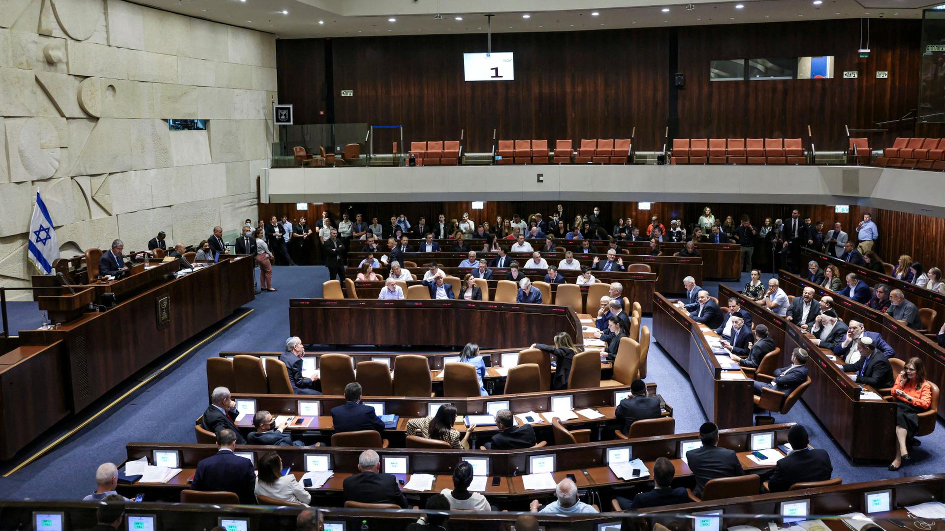 Abgeordnete nehmen an einer Sitzung der Knesset, des israelischen Parlaments, teil. (Archivbild: 22.06.2022) | Stringer/dpa