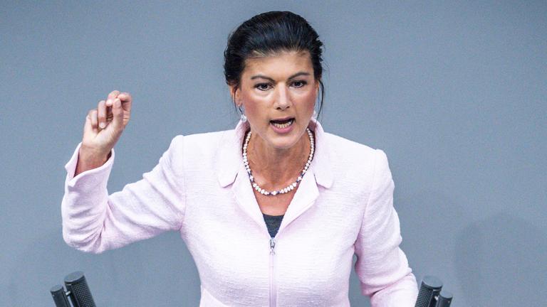 Sahra Wagenknecht redet im Deutschen Bundestag