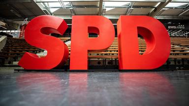 Das Logo der SPD ist beim digitalen Parteitag der SPD Baden-Württemberg zu sehen. 