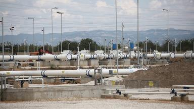 Die Gaspipeline "Interconnector Greece-Bulgaria" (IGB) in Komotini/Griechenland