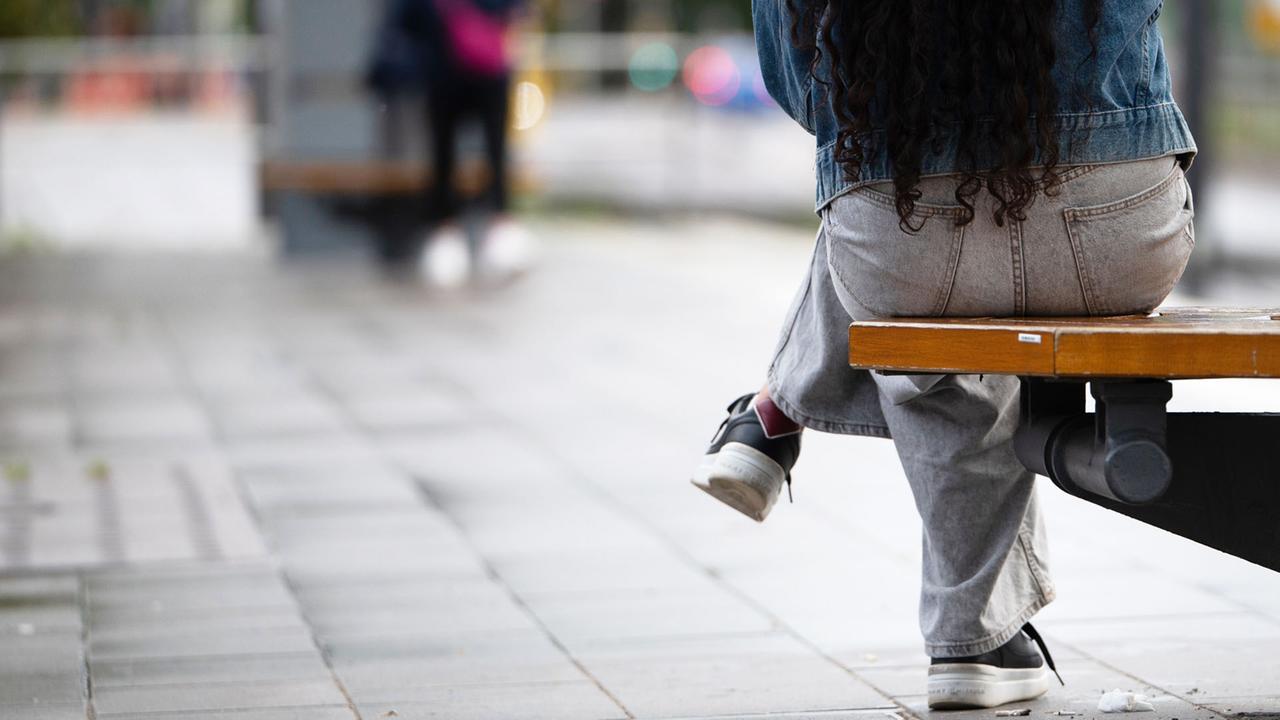Deutschlands Sitz-Krise: Im Durchschnitt 10 Stunden täglich – Eine Gesundheitsgefahr!