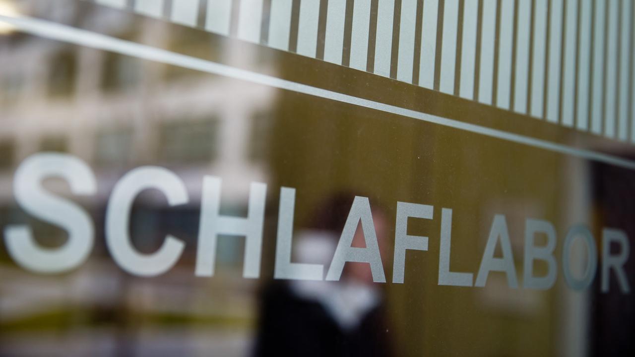 Schlafstörungen: Wie das Schlaflabor Stuttgart Betroffene hilft und warum guter Schlaf lebenswichtig ist
